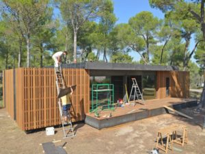 Устойчивый дом можно построить в течение четырех дней, используя лишь шуруповерт ДОМАКС
